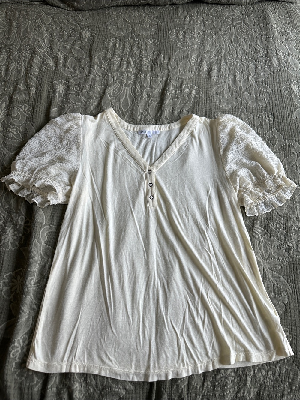 Women's Cream Puff-Sleeve V-Neck Top